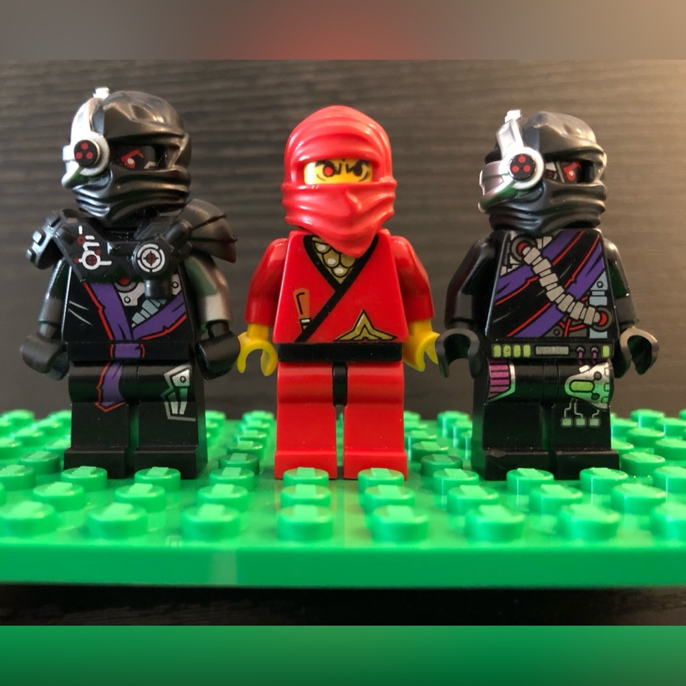 Lego "Ninjago” Minifigures (Mini Figures) Set